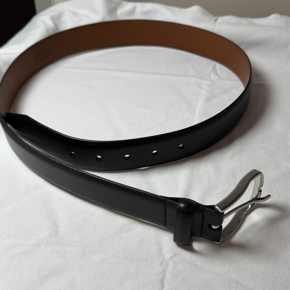 Like New Nordstrom Size 36 Genuine Leather Black Textured Designer Belt